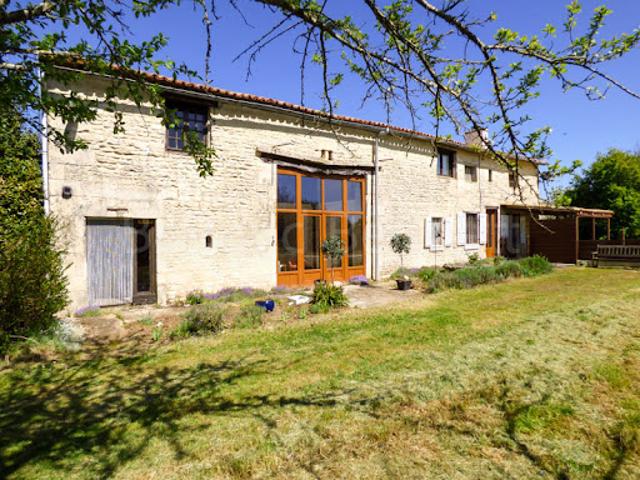 Vente Maison 8 pièces 224 m2 Chef Boutonne