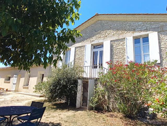 Vente Maison 8 pièces 225 m2 Bégadan