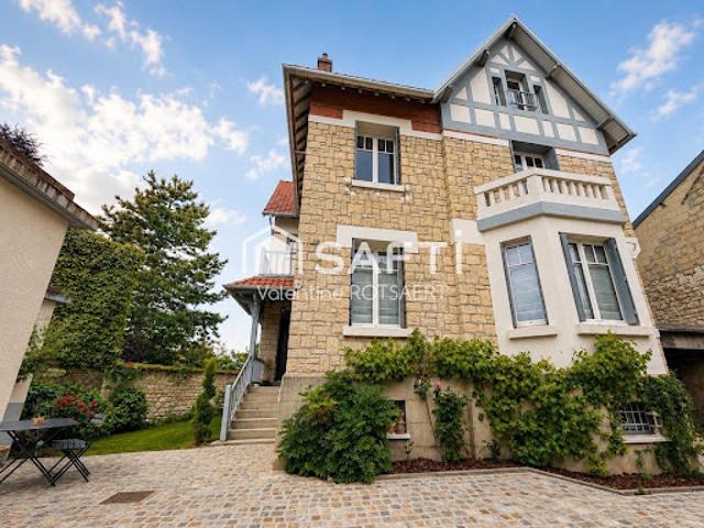 Vente Maison 8 pièces 225 m2 Compiegne