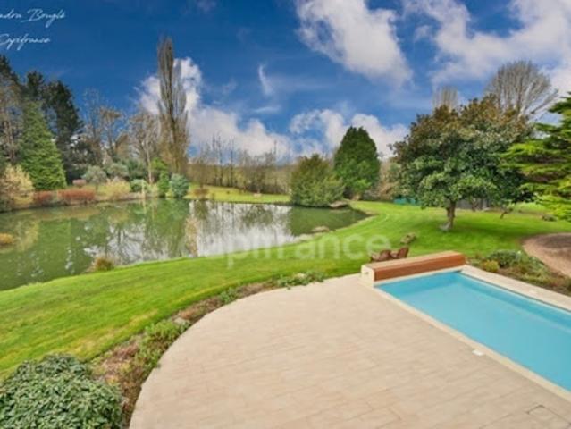 Vente Maison 8 pièces 228 m2 Sainte Gemmes le Robert