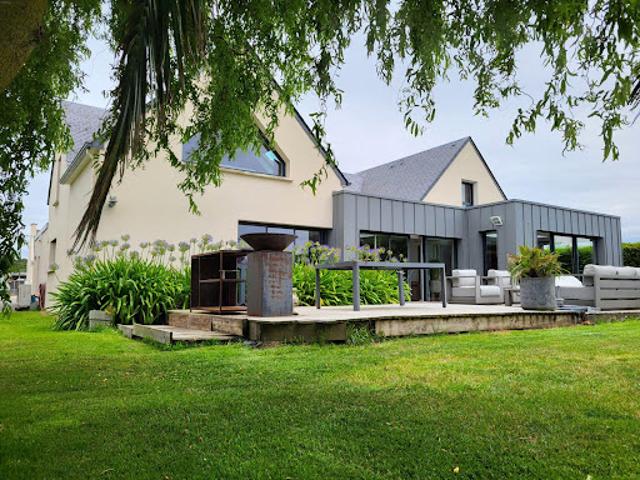 Vente Maison 8 pièces 228.11 m2 Roscoff