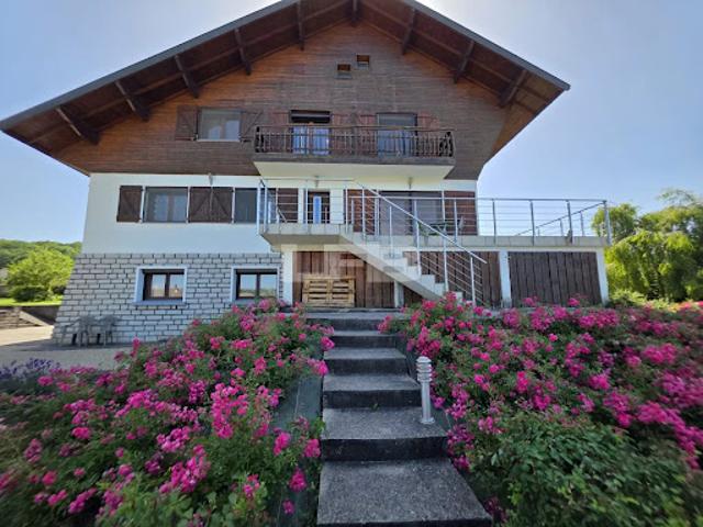Vente Maison 8 pièces 228.96 m2 Menthonnex sous Clermont