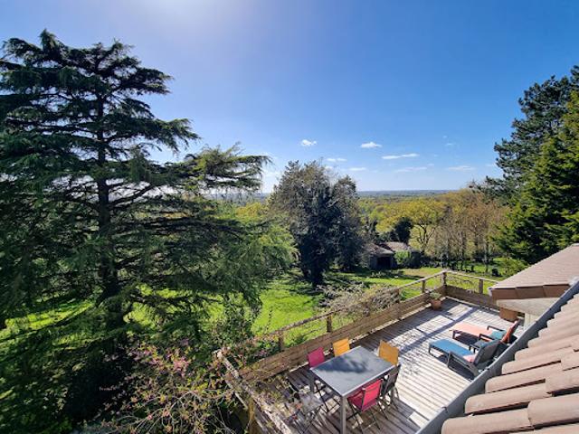 Vente Maison 8 pièces 229.23 m2 Coueron