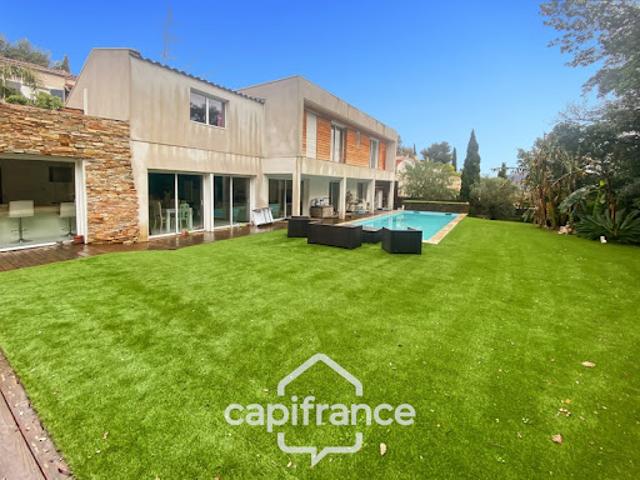 Vente Maison 8 pièces 220 m2 Carqueiranne