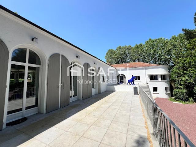 Vente Maison 8 pièces 220 m2 Le Pellerin