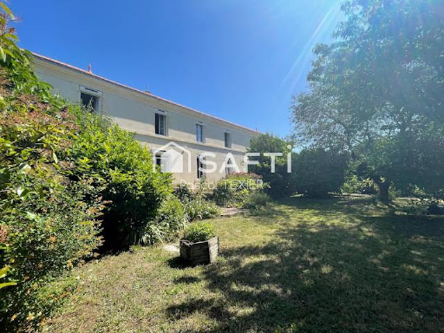 Vente Maison 8 pièces 220 m2 Puyrolland