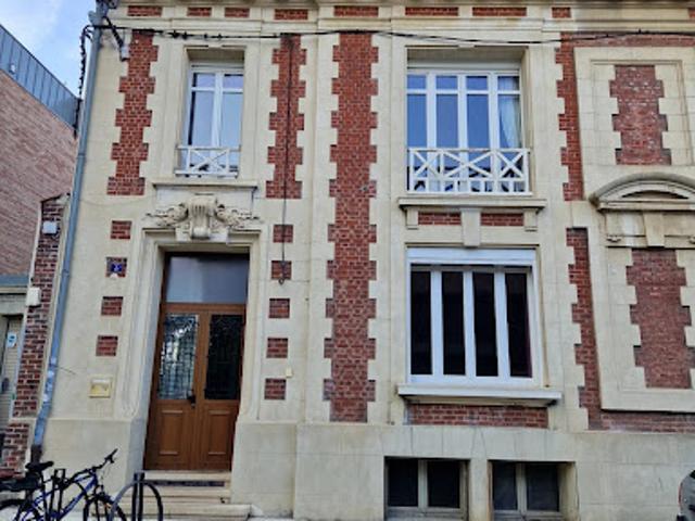 Vente Maison 8 pièces 220 m2 Saint Quentin