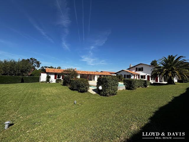 Vente Maison 8 pièces 220 m2 Urrugne