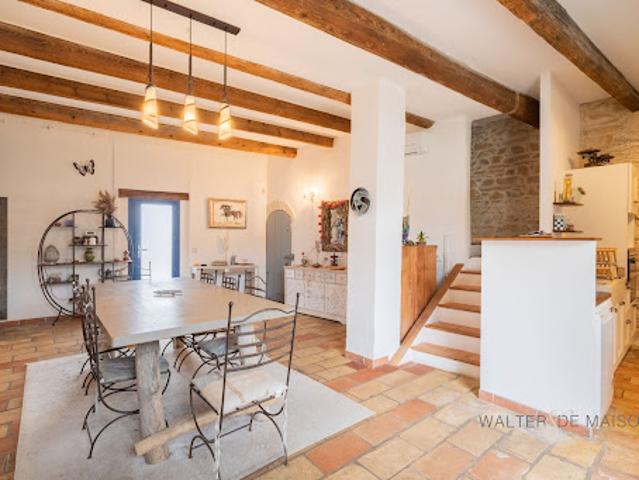 Vente Maison 8 pièces 220 m2 Vergèze
