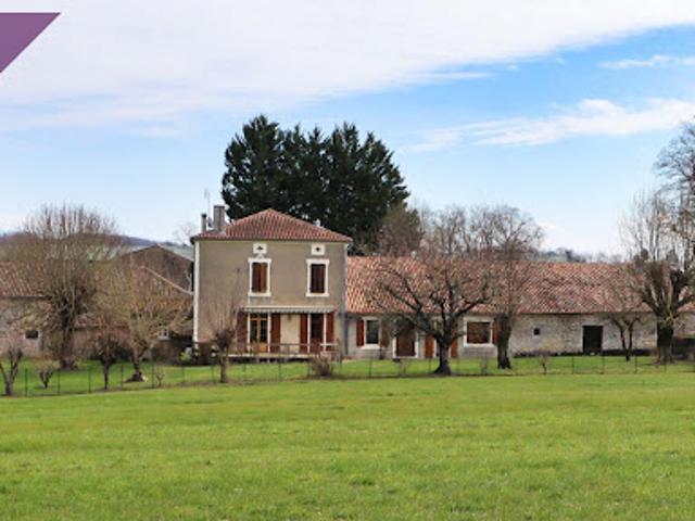 Vente Maison 8 pièces 220 m2 Villebois Lavalette