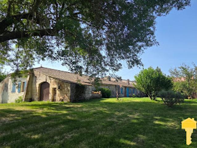 Vente Maison 8 pièces 222.25 m2 Saint Dizant du Gua
