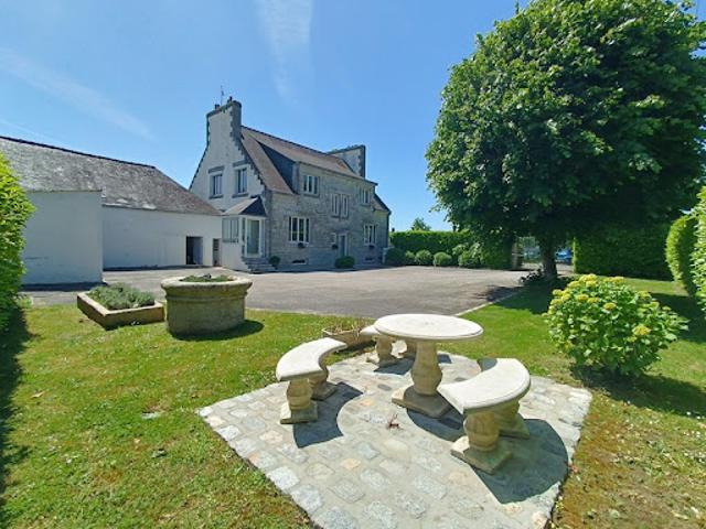 Vente Maison 8 pièces 223 m2 Ergué Gabéric