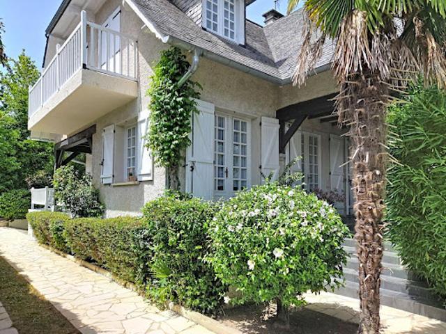 Vente Maison 8 pièces 234 m2 Jurançon
