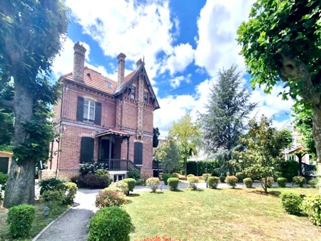 Vente Maison 8 pièces 234 m2 Le Vésinet