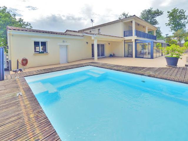 Vente Maison 8 pièces 234.18 m2 Meschers sur Gironde