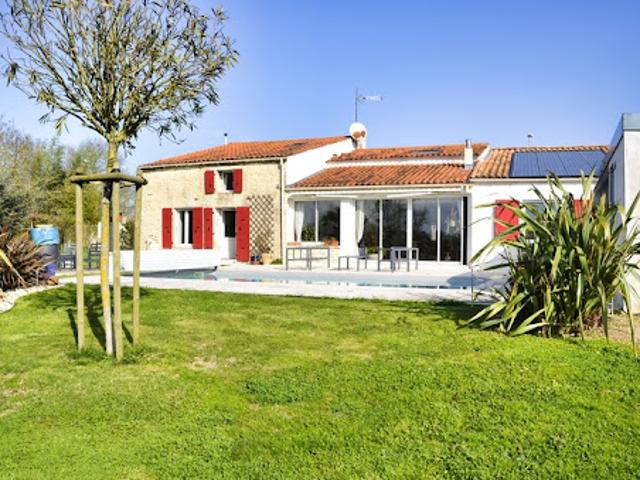 Vente Maison 8 pièces 236 m2 Le Gué d'Alleré