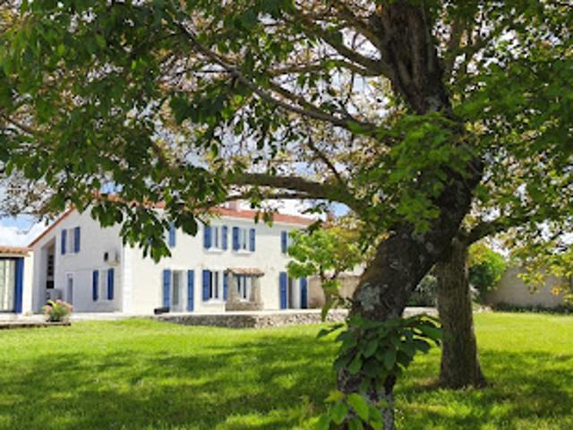 Vente Maison 8 pièces 237 m2 Sainte Soulle