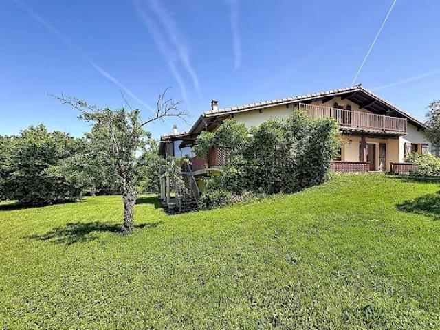 Vente Maison 8 pièces 230 m2 Latresne