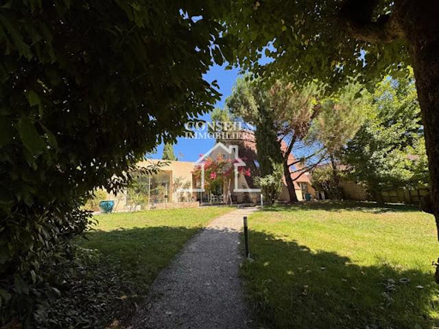 Vente Maison 8 pièces 232 m2 Saint Julien du Sault