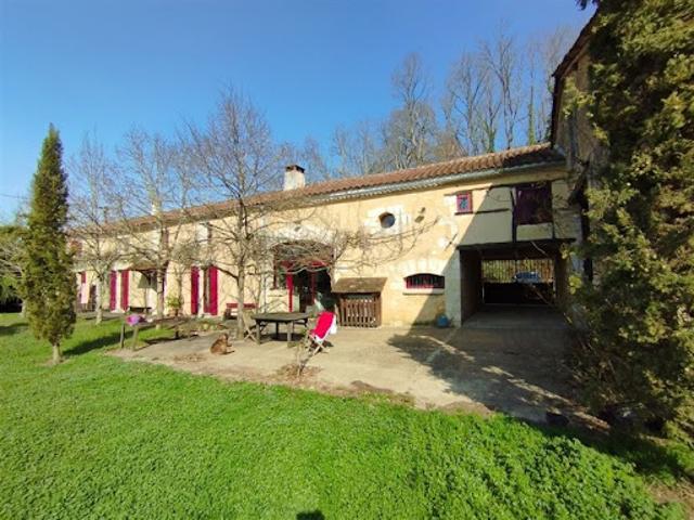 Vente Maison 8 pièces 232 m2 Sourzac