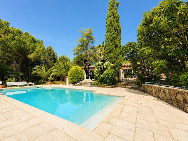 Vente Maison 8 pièces 233 m2 Roquebrune sur Argens