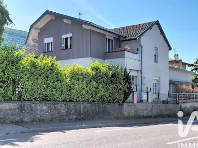 Vente Maison 8 pièces 244 m2 Saint Cergues