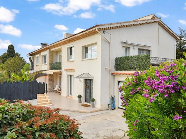 Vente Maison 8 pièces 244 m2 Six Fours les Plages