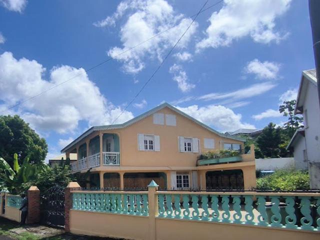 Vente Villa 8 pièces 245 m2 Sainte rose