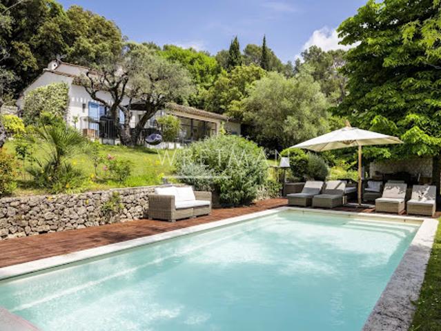 Vente Maison 8 pièces 245 m2 Valbonne