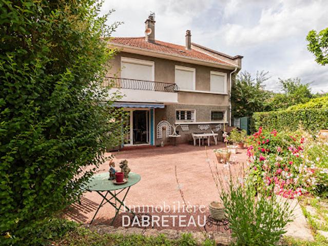 Vente Maison 8 pièces 246 m2 Bron