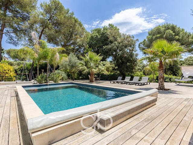 Vente Maison 8 pièces 247 m2 Aubais