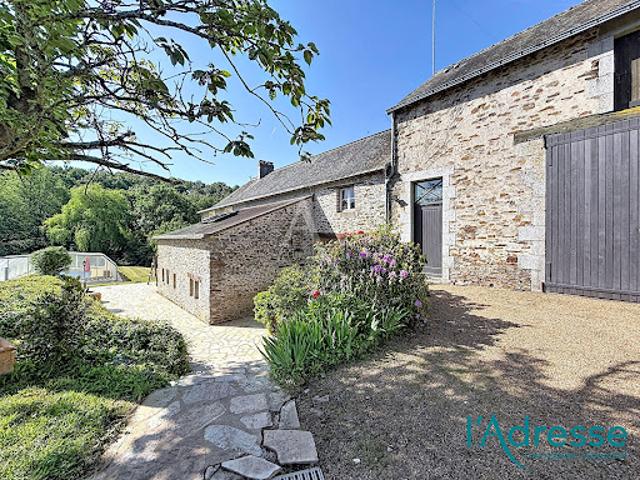 Vente Maison 8 pièces 247 m2 Saint Jean sur Mayenne