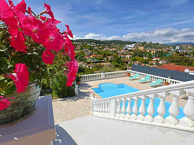 Vente Maison 8 pièces 247 m2 Vallauris