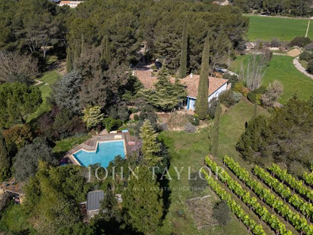 Vente Maison 8 pièces 247.88 m2 Lambesc