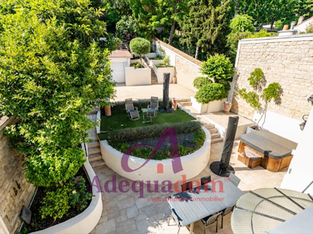 Vente Maison 8 pièces 248 m2 Courbevoie