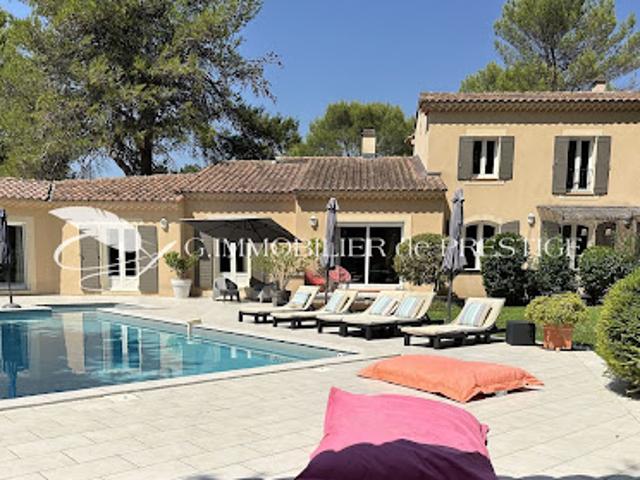 Vente Maison 8 pièces 240 m2 Mazan