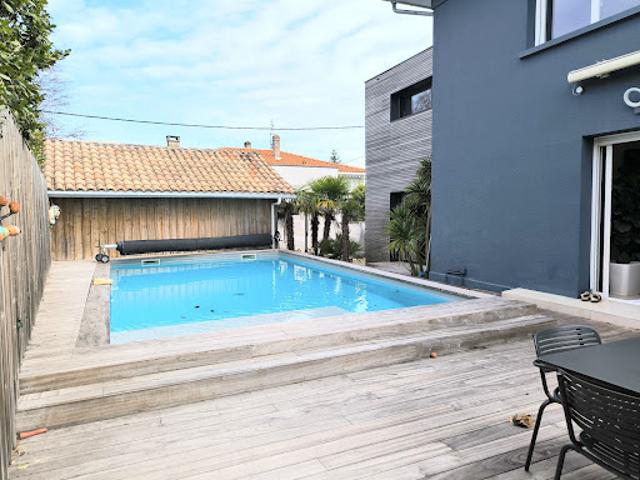 Vente Maison 8 pièces 240 m2 Bordeaux