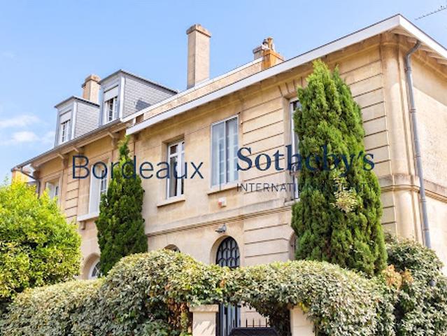 Vente Maison 8 pièces 240 m2 Bordeaux