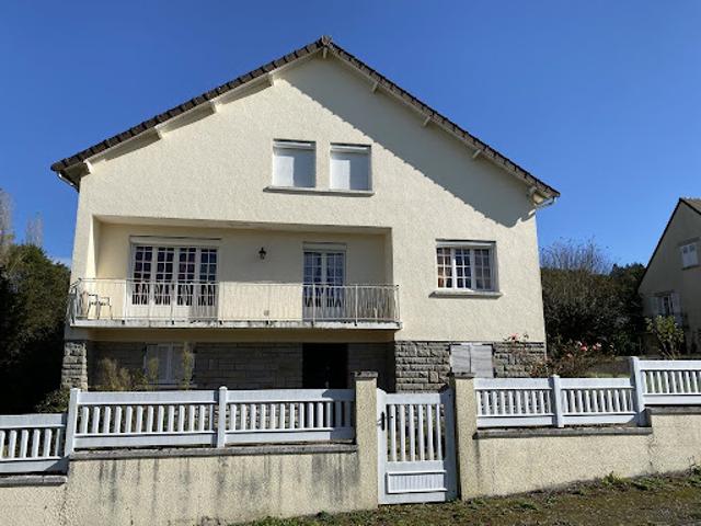 Vente Maison 8 pièces 240 m2 Peyrat le Château