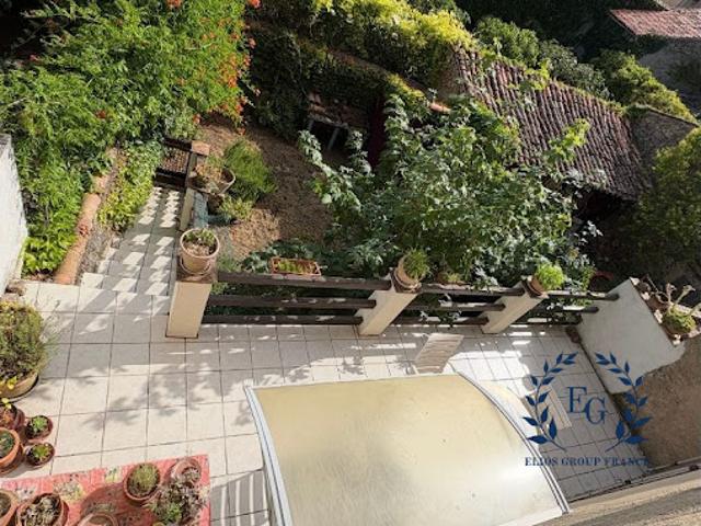 Vente Maison 8 pièces 240 m2 Varages