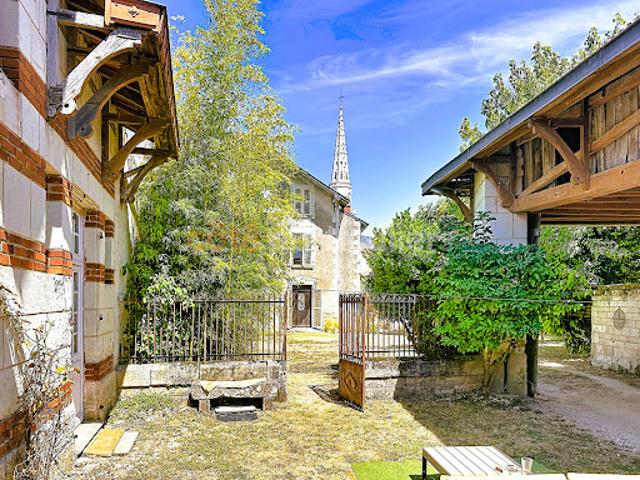 Vente Maison 8 pièces 242 m2 Mirebeau