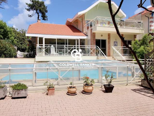 Vente Maison 8 pièces 242 m2 Arcachon