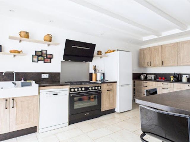 Vente Maison 8 pièces 242 m2 Saint Germain de Marencennes