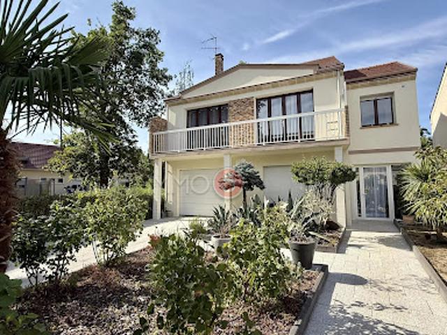 Vente Maison 8 pièces 242 m2 Villemomble