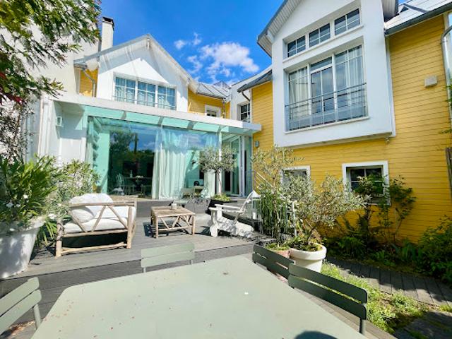 Vente Maison 8 pièces 242.67 m2 Issy les Moulineaux