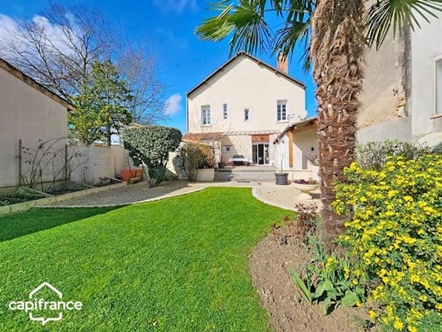 Vente Maison 8 pièces 243 m2 Thouars