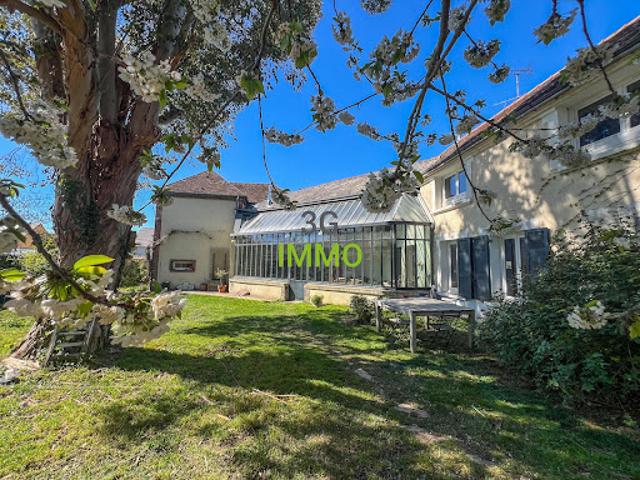 Vente Maison 8 pièces 243.68 m2 Dreux