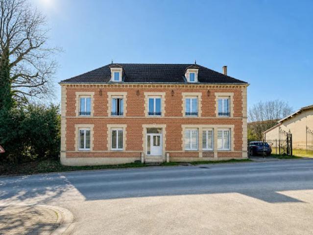Vente Maison 8 pièces 256 m2 Somsois