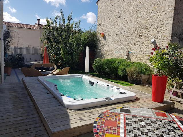 Vente Maison 8 pièces 258 m2 Saint Médard d'Aunis