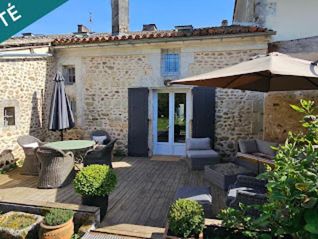 Vente Maison 8 pièces 239 m2 Dignac